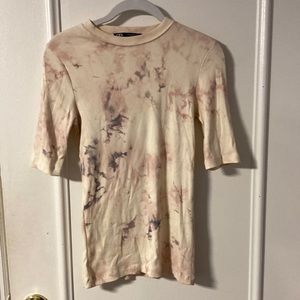 Ribbed, tie-dye, three-quarter sleeve top